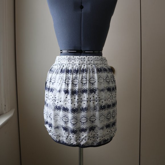 Life in Progress Patterned mini dress - Picture 2 of 11